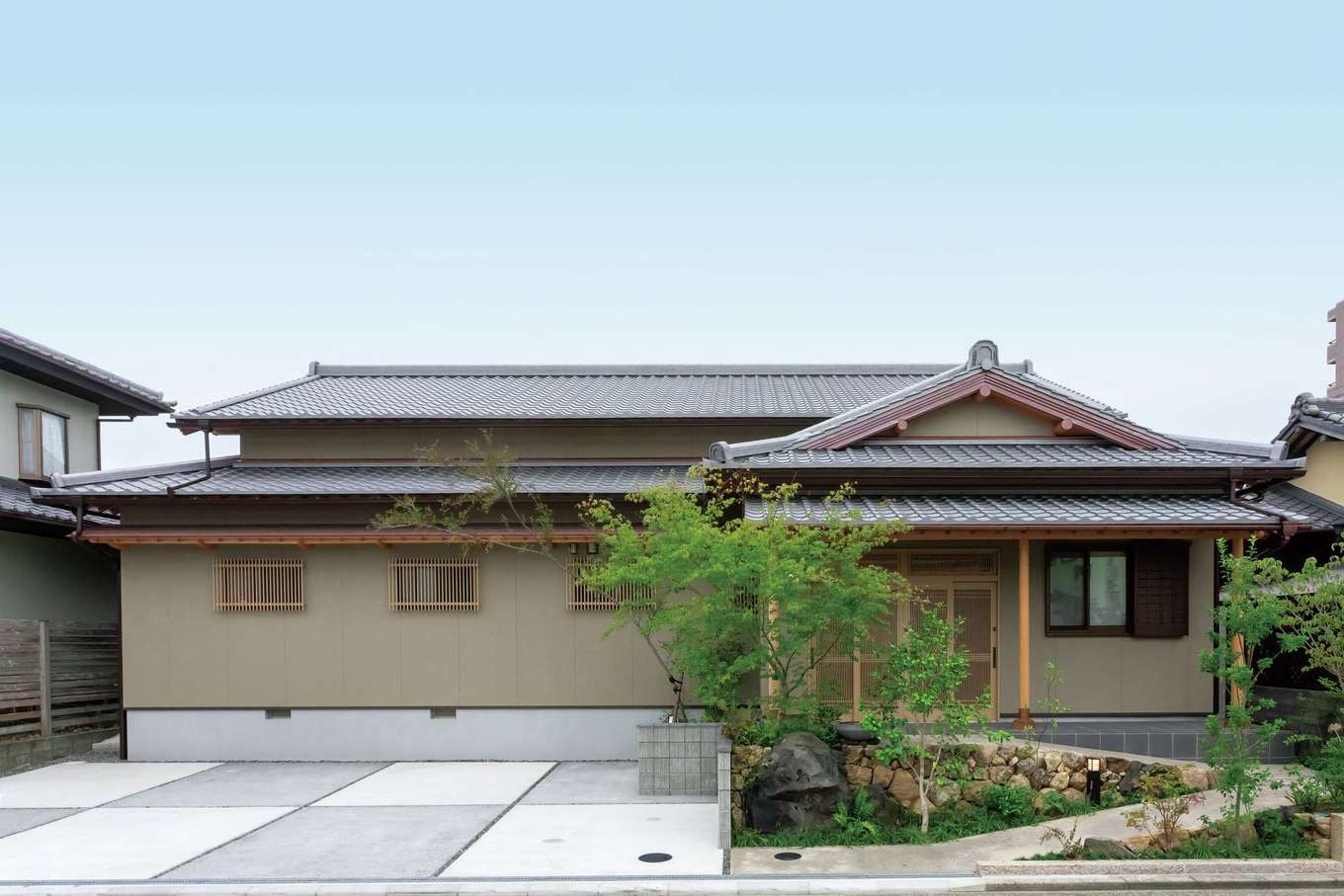 カネタケ竹内建築【和風、二世帯住宅、夫婦で暮らす】屋根を一文字葺きにしてシンプルを極めた外観