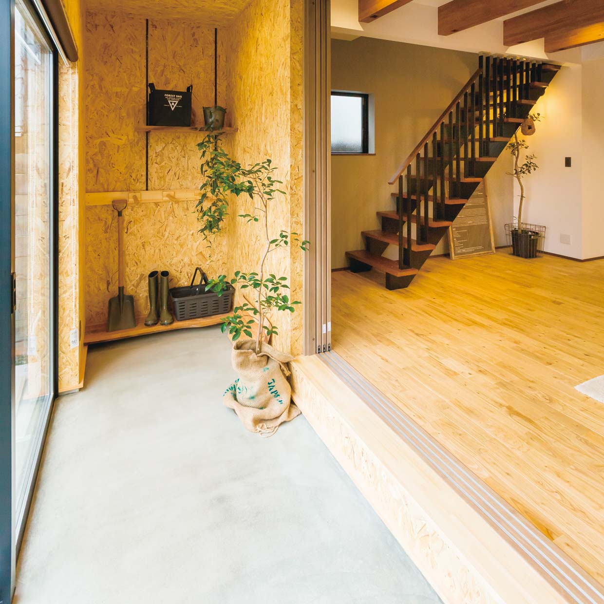 ショップみたいにオシャレな「見せる収納」や
趣味部屋にも土間収納が大活躍