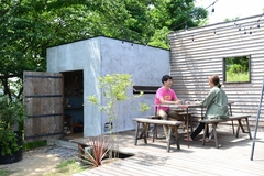 用途を決めないからこそオモシロイ。 家族皆の発想が広がるコンテナハウスのある暮らし。