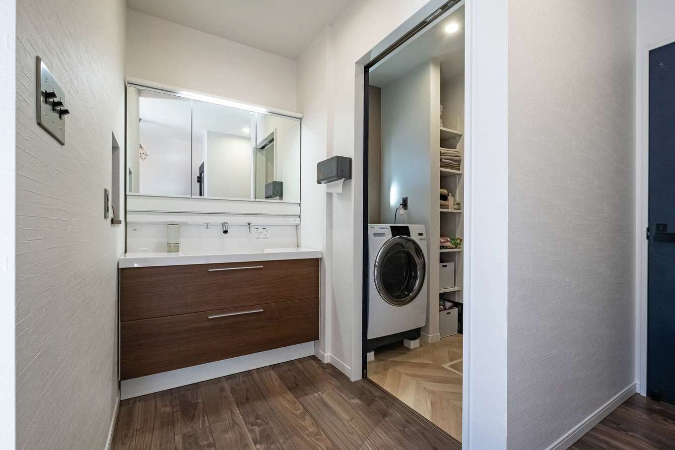 アフターホーム【1000万円台、デザイン住宅、間取り】洗面室と脱衣室を別々にして、いつでも自由に使いやすく