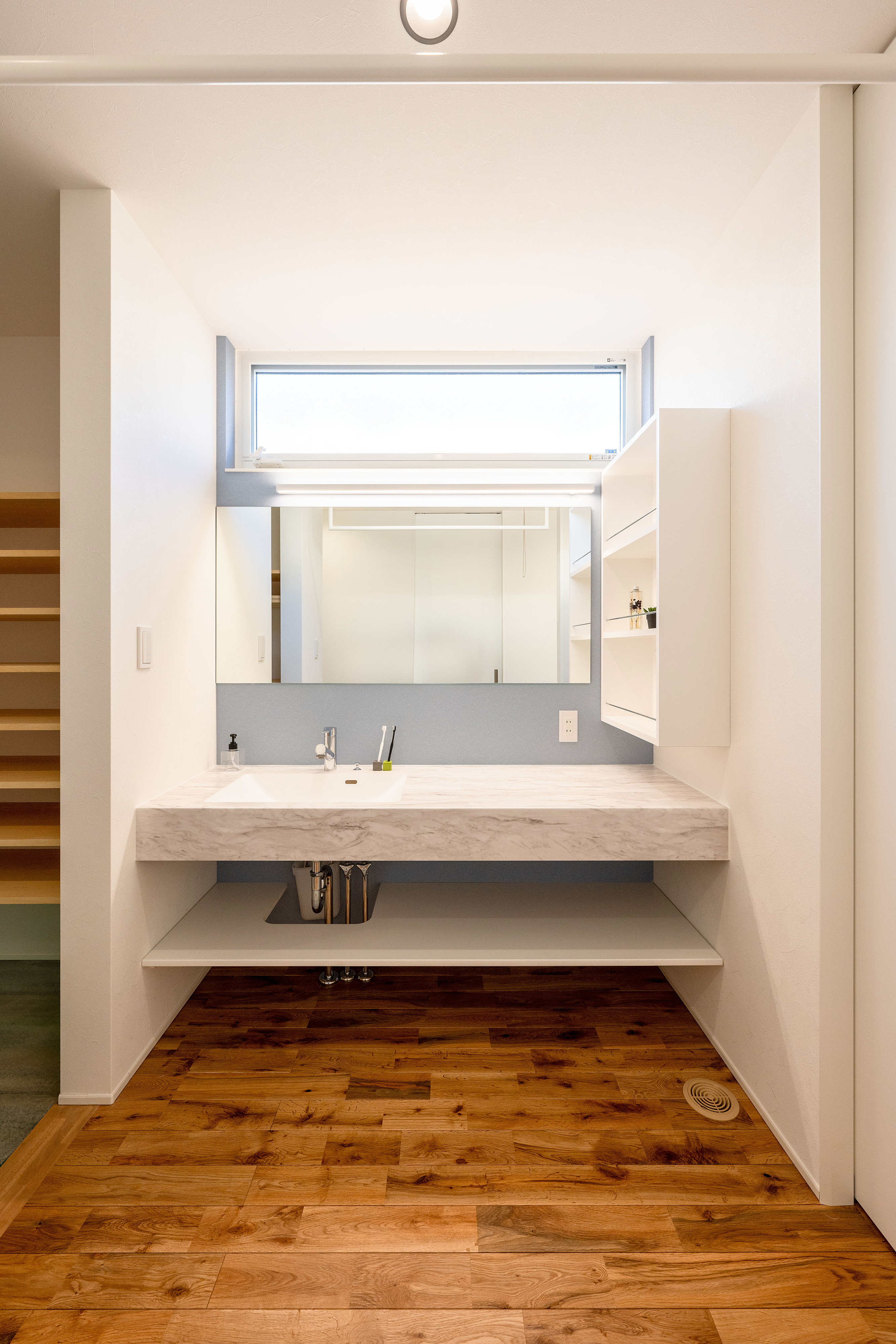 ハウスプラン（R＋house沼津・富士）【間取り、建築家、平屋】広々としていて使いやすい。脱衣室とも分離