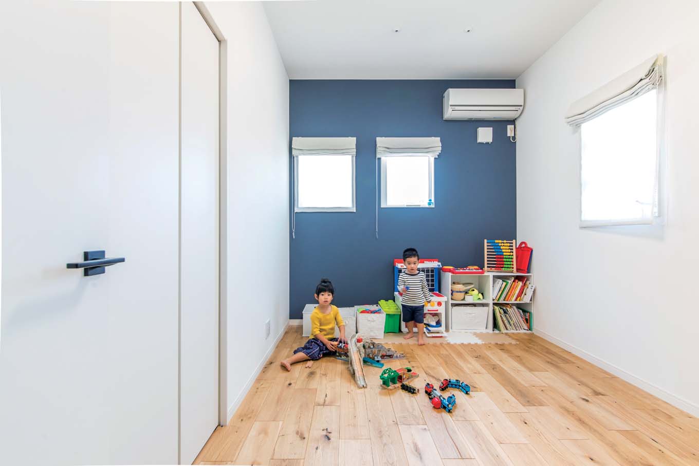 ハートホーム【デザイン住宅、子育て、ガレージ】子ども部屋はリビングのすぐ隣。いつでも家族を近くに感じる