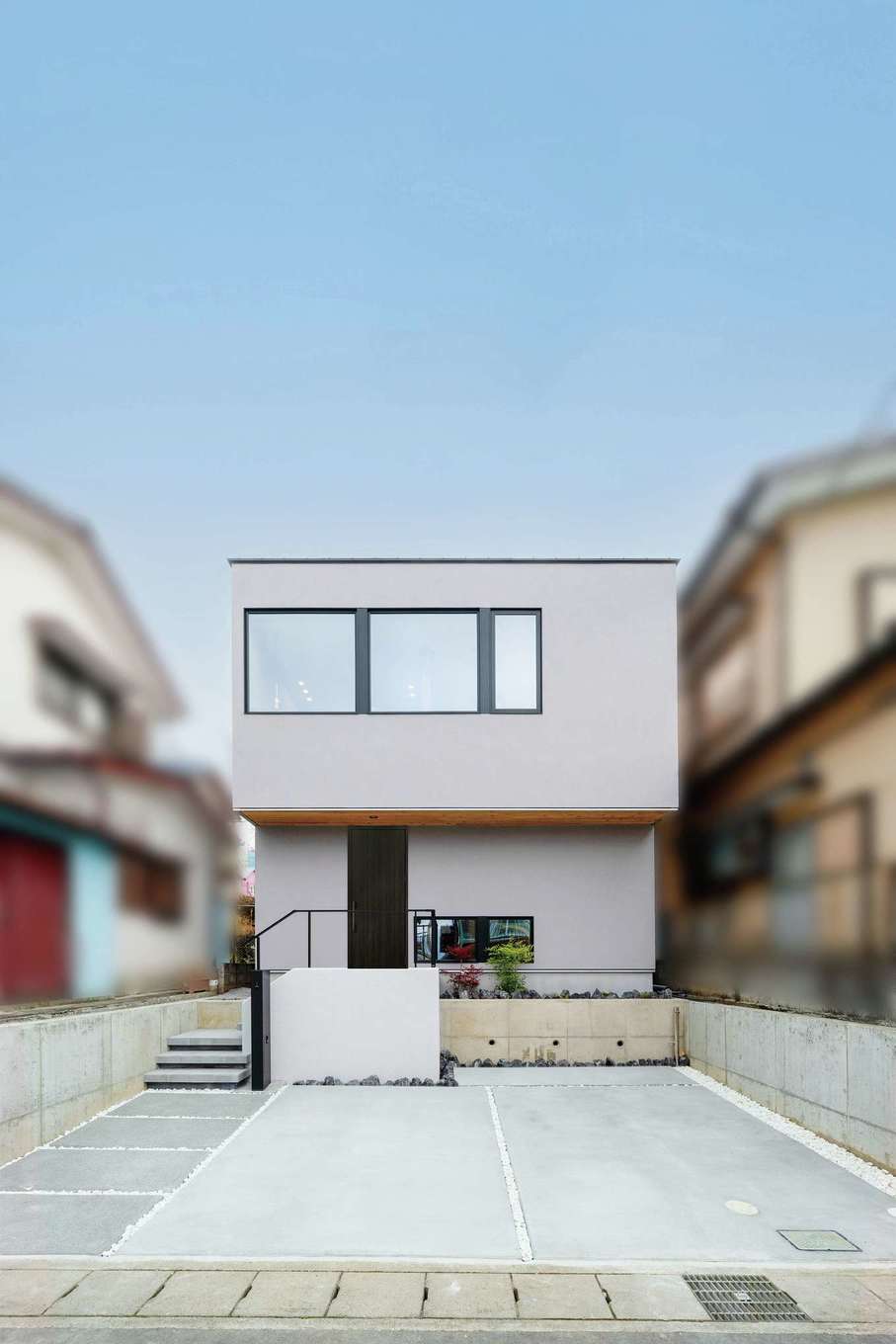 ハウスプラン（R＋house沼津・富士）【デザイン住宅、省エネ、間取り】眺望を楽しむ窓が印象的なシンプルな外観