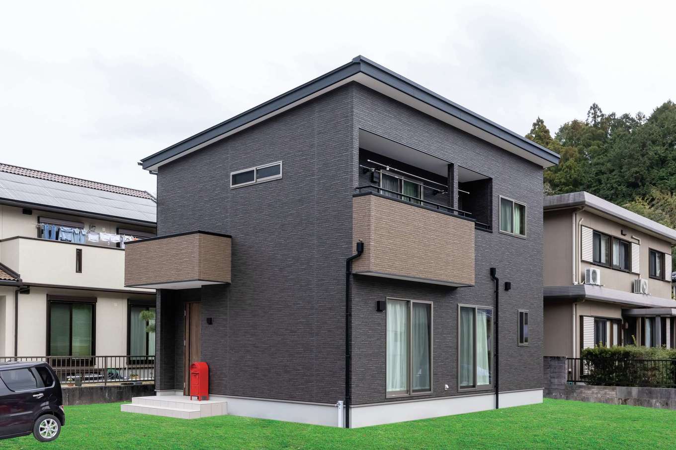 JUST LUCKY HOUSE（山田工務店）【デザイン住宅、間取り、ペット】片流れの屋根を採用したシンプルモダンな外観。これから自分たちで庭に畑を作ったり、芝生で遊んだり、外構ができるのが楽しみ♪