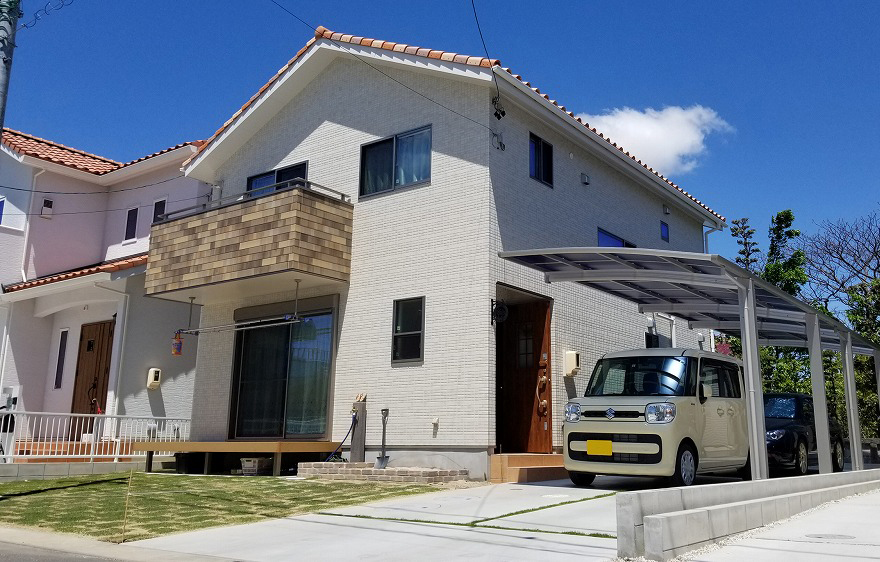 太陽ハウジング【子育て、収納力、間取り】白を基調とした可愛い外観だが、可愛くなり過ぎないようバランスを意識