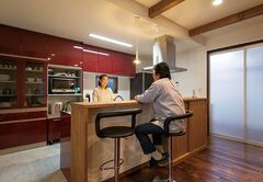 朝が早いご主人は、朝食を1人で取ることも多い。「やっぱり1人だと寂しそうだから」と奥さまがカウンターを希望した