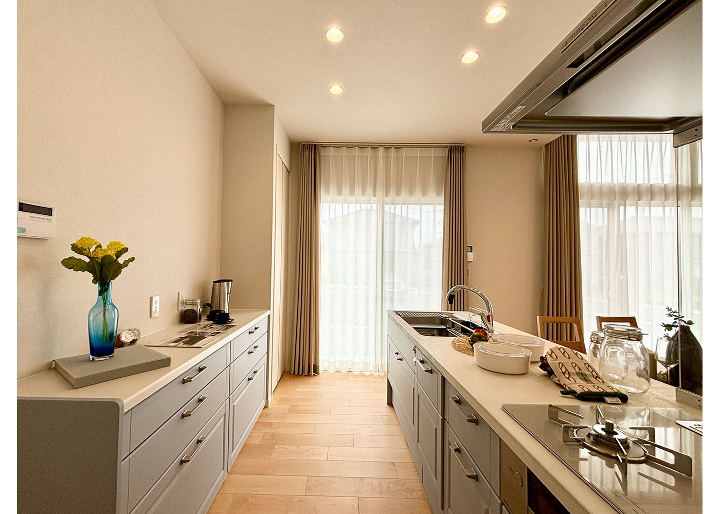 ミサワホーム静岡【デザイン住宅、収納力、間取り】カップボード上は見せる収納に