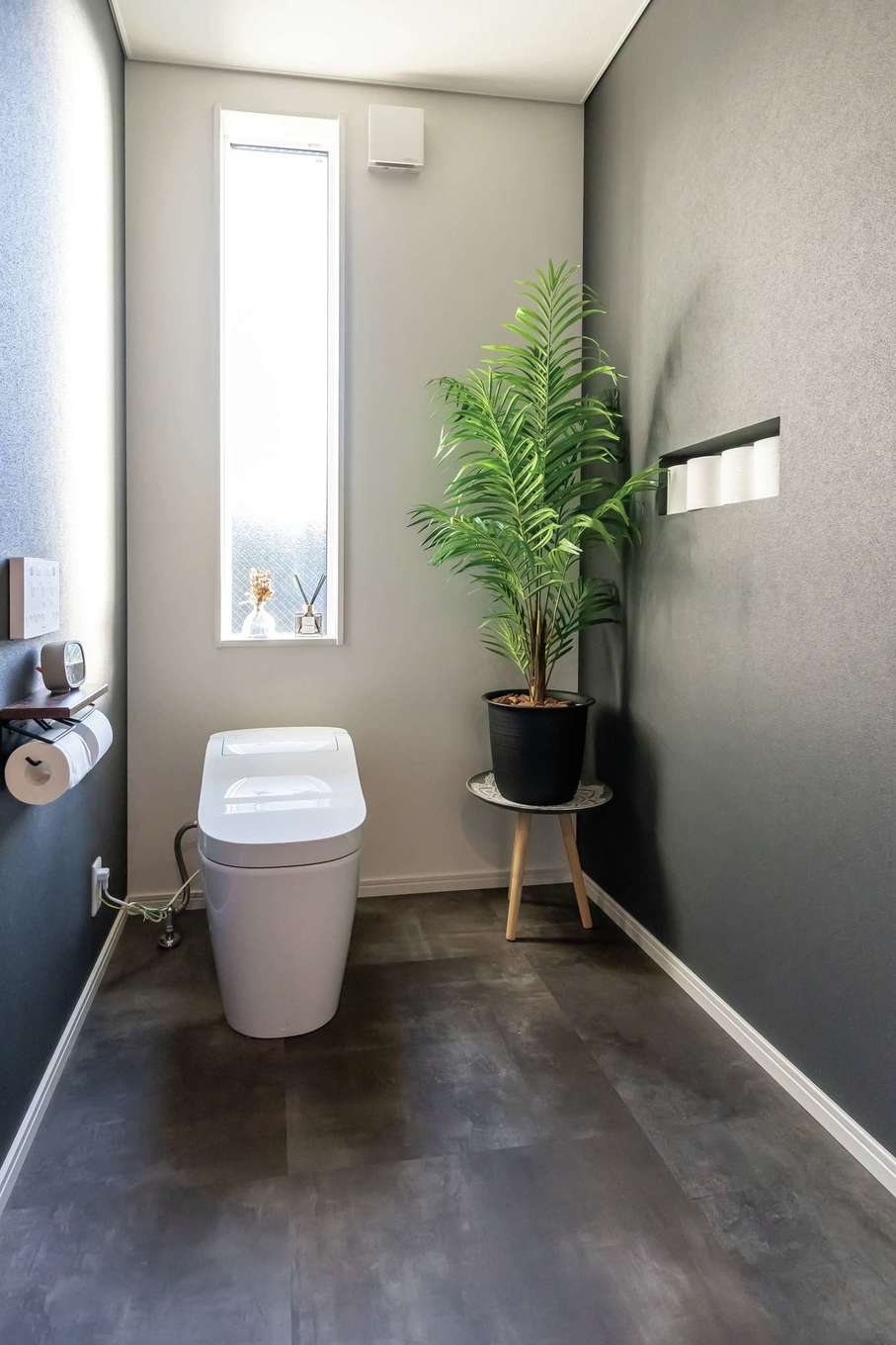 住宅工房 アリアンス【デザイン住宅、省エネ、間取り】2階トイレは計画していた収納棚をやめて広々