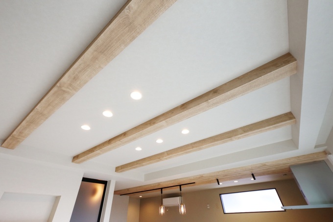 温もりのある表し梁