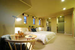 ゆったりとした主寝室。WICもありたっぷり収納できます。