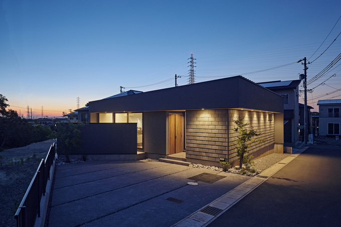 平屋建築ブルーハウス
