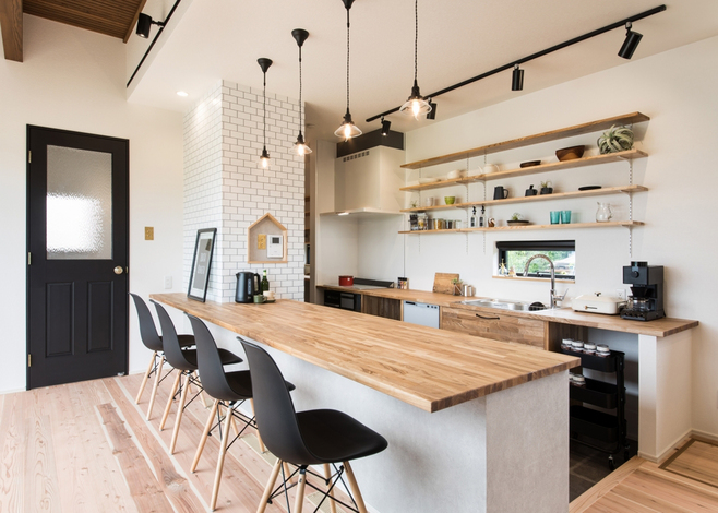 造作のカウンターキッチン