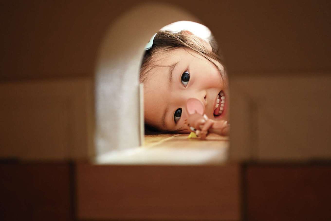 Yamaguchi Design 【デザイン住宅、子育て、自然素材】もしかしたら、アニメの世界の住人がひょっこり顔を出してくれるかも。そんな夢が広がる