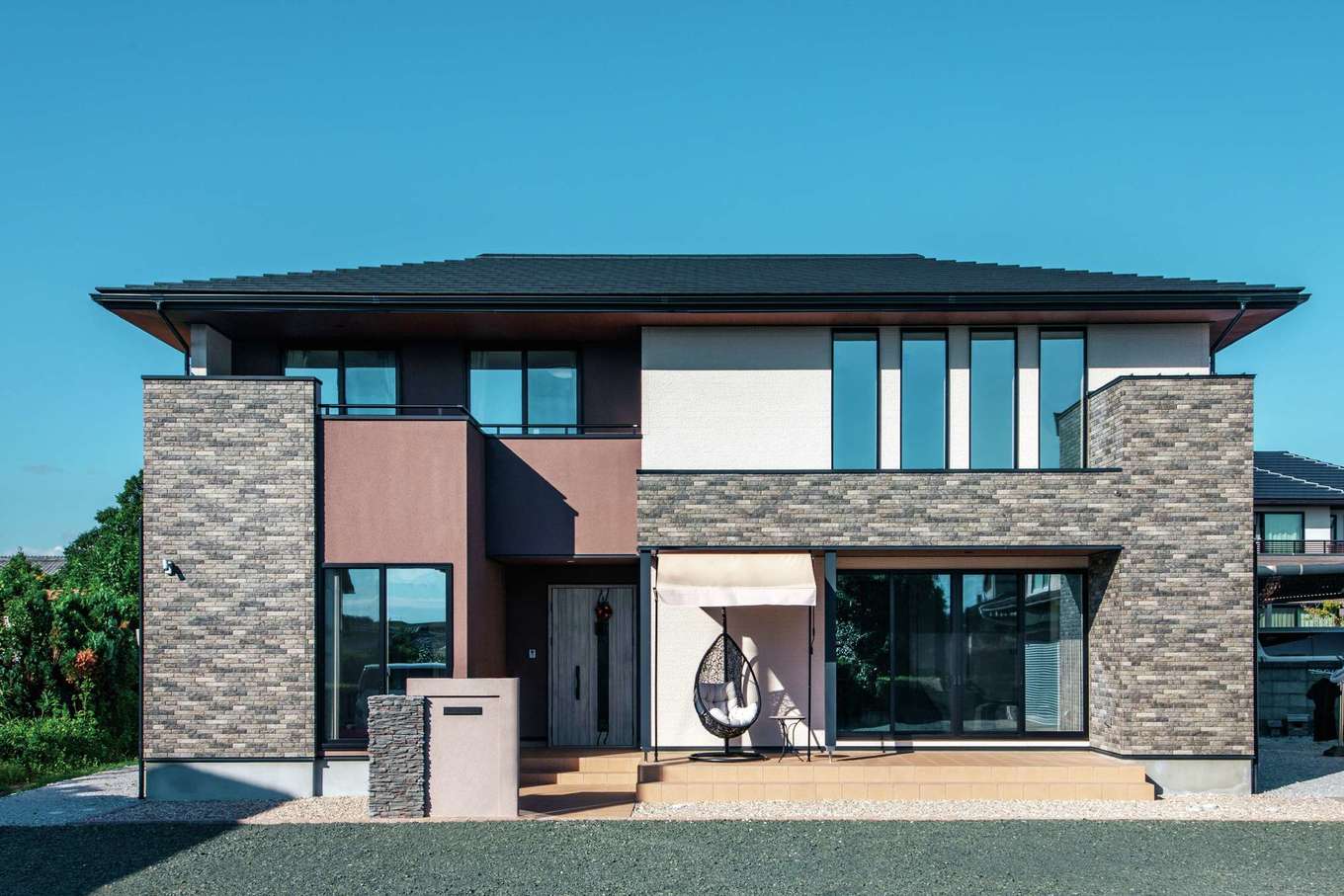 トーリンホーム【デザイン住宅、高級住宅、間取り】重厚感あふれる二世帯住宅の外観