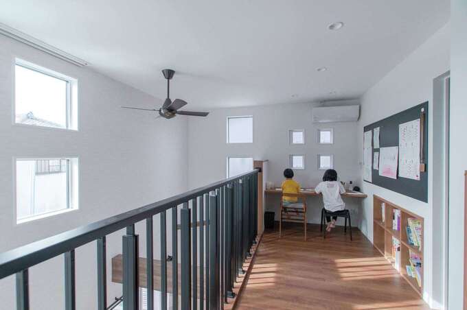 開放感あふれる明るい吹き抜け