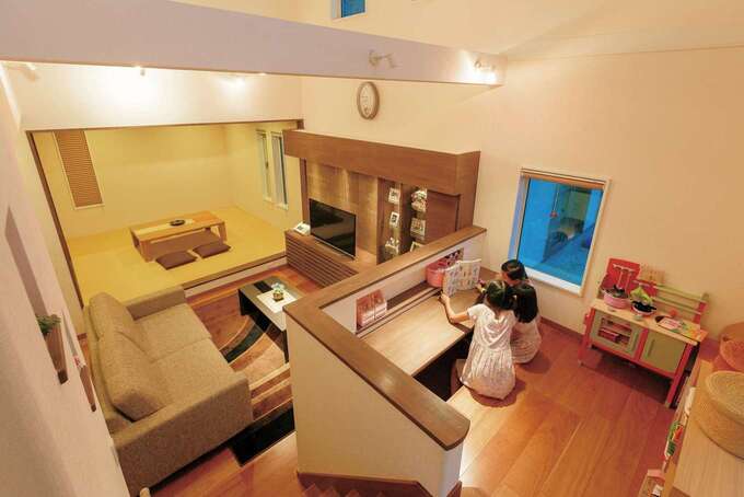 住宅工房 アリアンス｜おこもり感のあるキッズスペースは、子どもたちにとって秘密基地のような場所。対角線上にキッチンがあるので、ママとのコミュニケーションもスムーズ。子どもたちが巣立った後は、パパの書斎になるかも