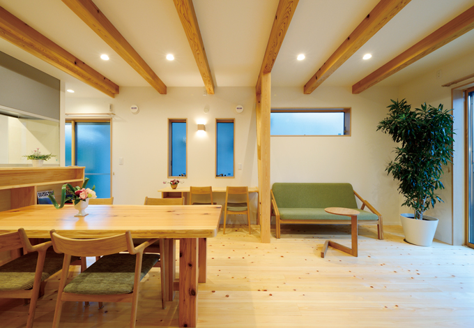 瀧口建設【自然素材、省エネ、間取り】タテ、ヨコのラインが美しい木の家は『瀧口建設』のこだわりのひとつ