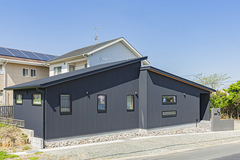 シンプルながら個性が光る平屋の外観デザイン