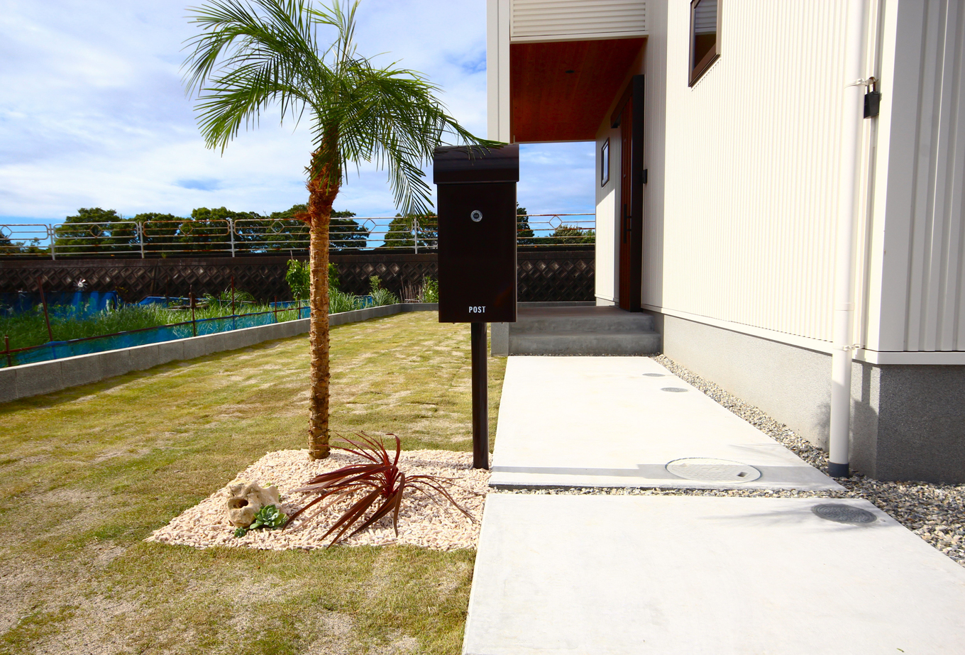 ワイズホーム【デザイン住宅、自然素材、省エネ】玄関入口