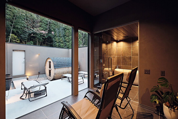 平屋建築ブルーハウス 上質な空間と2つのサウナが心を潤すリゾートな平屋 画像6