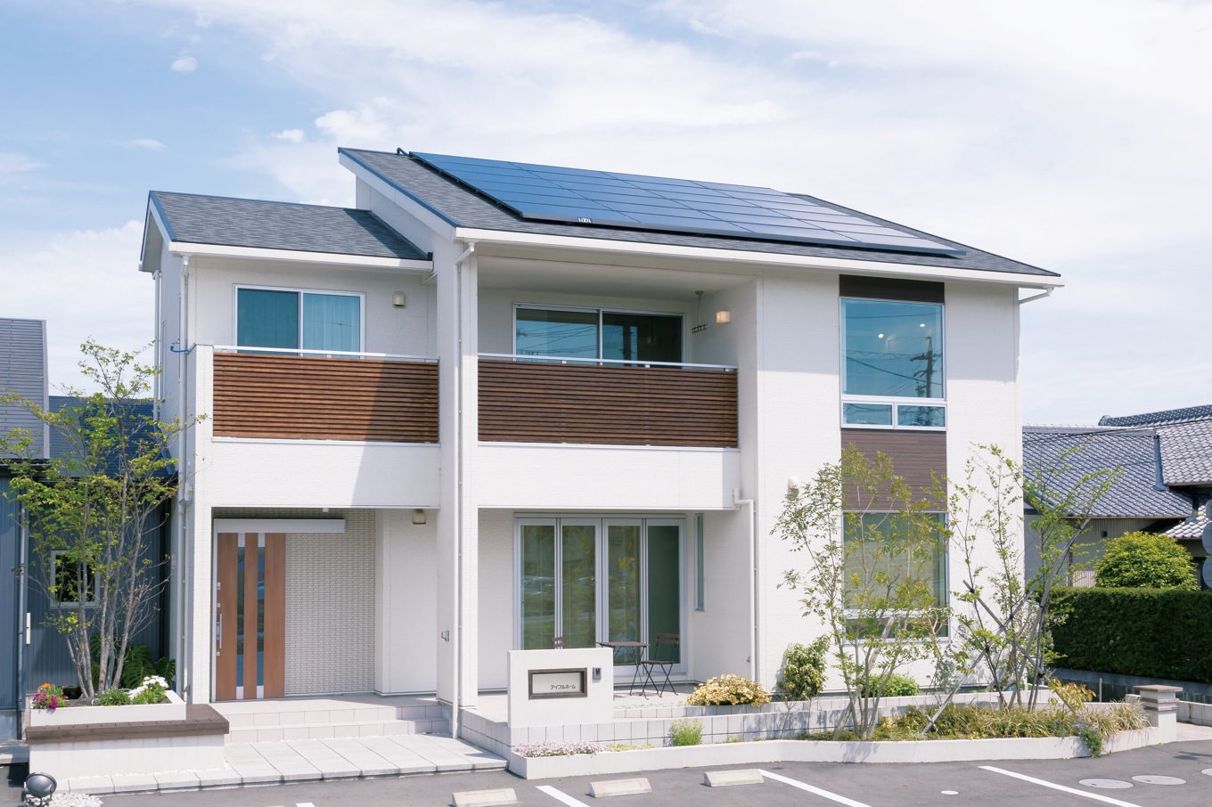 アイフルホーム焼津店 （三住建設）【焼津市八楠3-10-13・モデルハウス】大容量の太陽光発電を搭載した焼津展示場。等身大の建物なので、新しい暮らしのイメージがわきやすくなっている