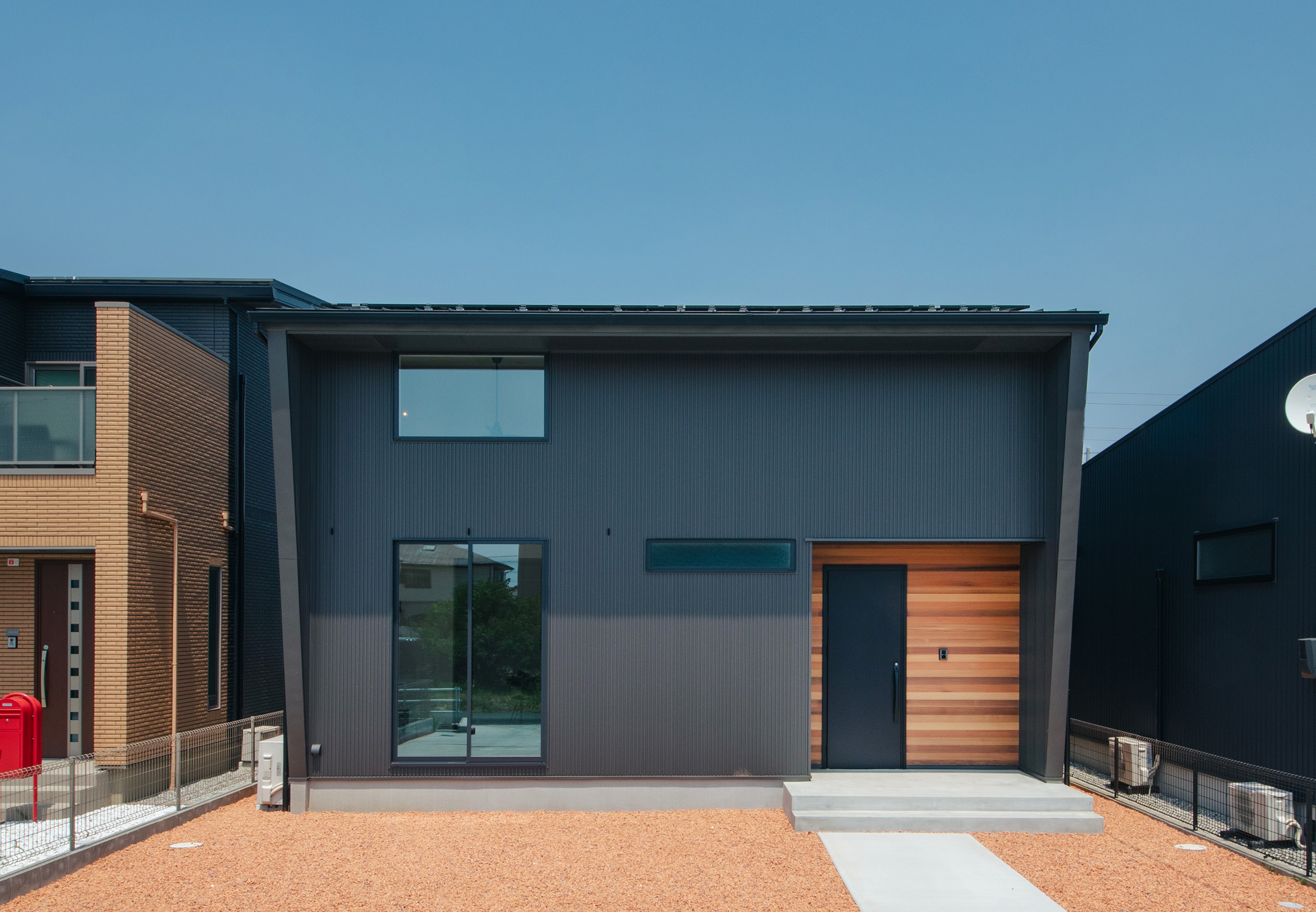 POINT③美しい外観を保つ高耐久ガルバ