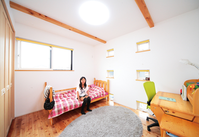 子ども部屋はナチュラルな雰囲気に。自然素材は標準の仕様となっている