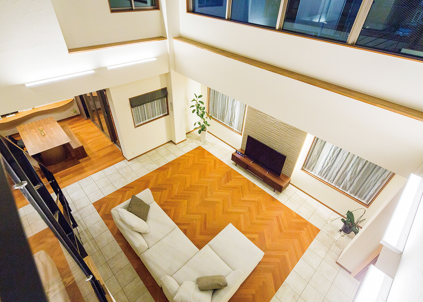 -delphi- デルフィ（藤井建築事務所） 【デザイン住宅、建築家、鉄骨鉄筋コンクリート構造】リビングの吹抜け