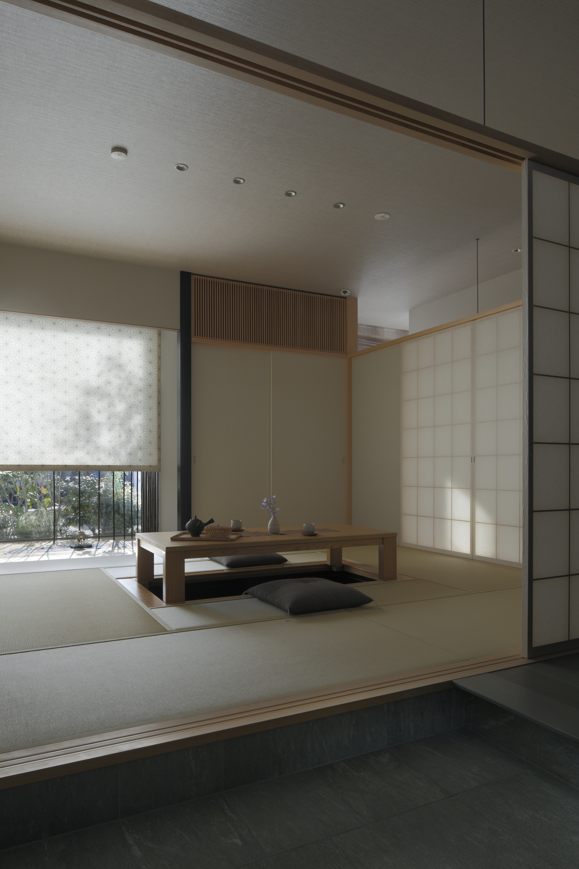 積水ハウス【高級住宅、スキップフロア、インテリア】客間としての使い勝手が良い玄関入ってすぐの和室。季節によっては家族のくつろぐ空間に変化する