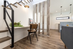 リビング学習としても利用でき、家族が多目的使えるデスクコーナー