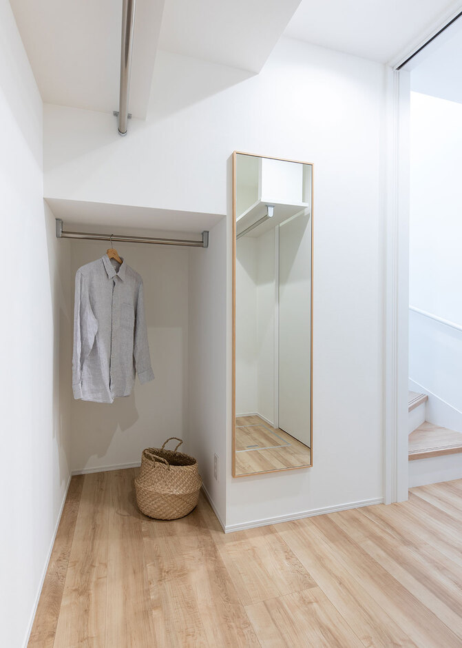 コートや上着もかけられるファミリークローゼット