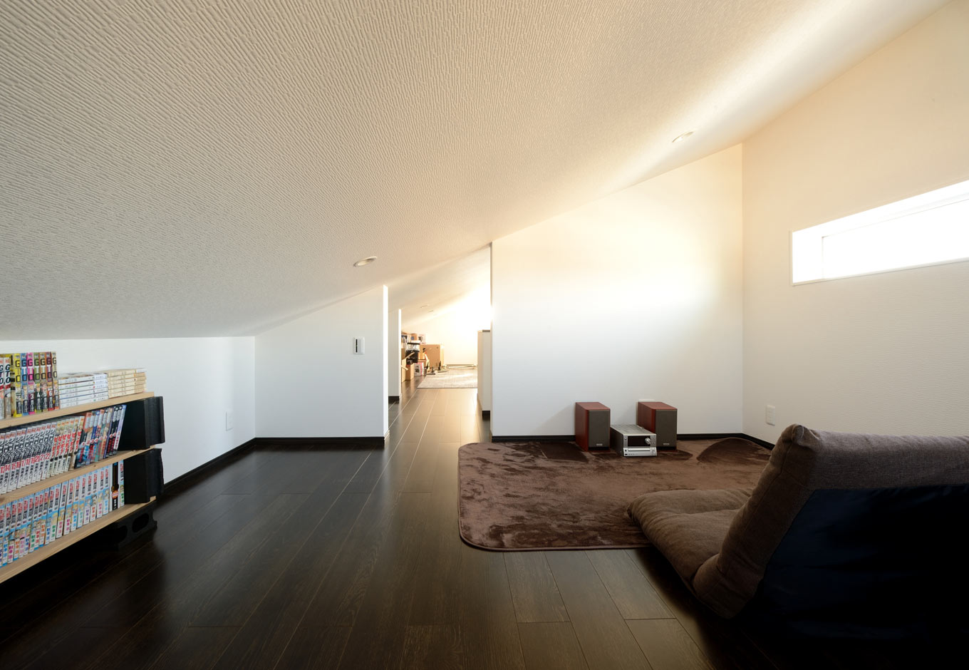 DISTANCE 野本建築【省エネ、間取り、スキップフロア】ロフトスペースはご主人の隠れ家