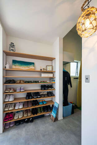 土間玄関の大容量収納