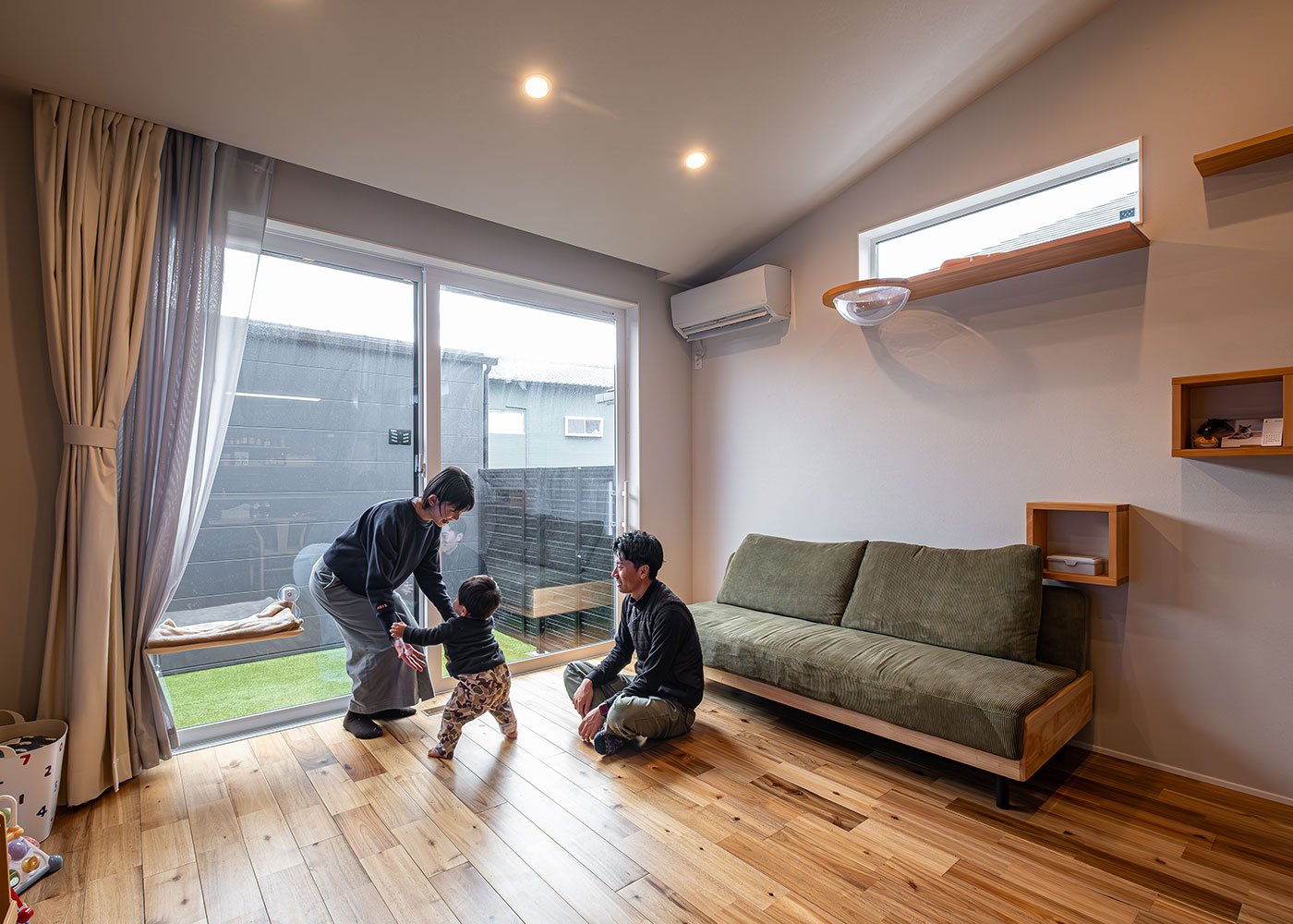 R＋house御殿場（岳南建設）【省エネ、ペット、建築家】リビングからは庭に続く