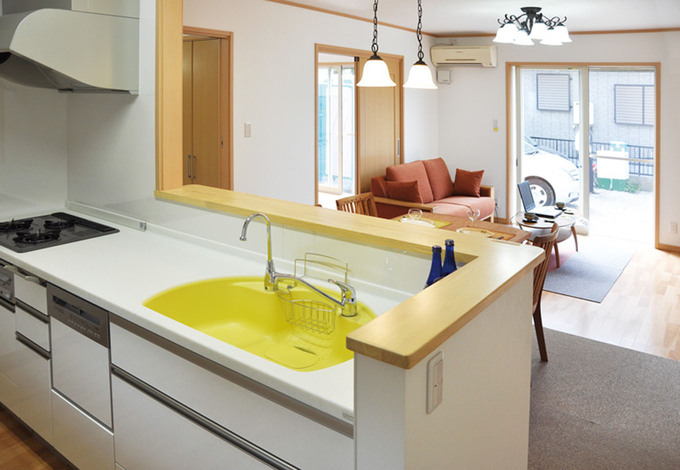 子どもと会話をしながら、テレビを見ながら、など、ながら家事が出来る対面式キッチン