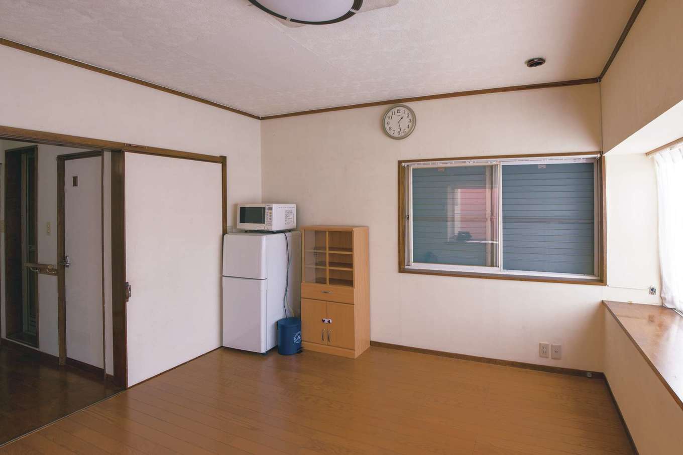 以前の平屋は収納が狭く、キッチンも小さかった。ご主人はこの立地が好きで離れたくなかったので、離れをリノベーションすることに