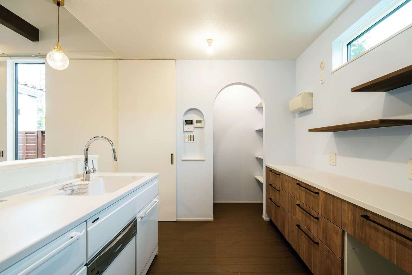 Dairyu Home（シンプルノート御殿場・小山・裾野）【輸入住宅、自然素材、夫婦で暮らす】キッチンやパントリー、クローゼットなど、各部屋ごとに収納を多く設けているので、物があふれず、片づけがしやすい