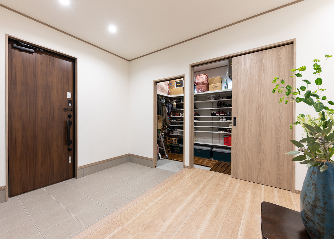 ぽっくハウス静岡（東海ハウス）｜玄関は広さも収納量もしっかりと確保した