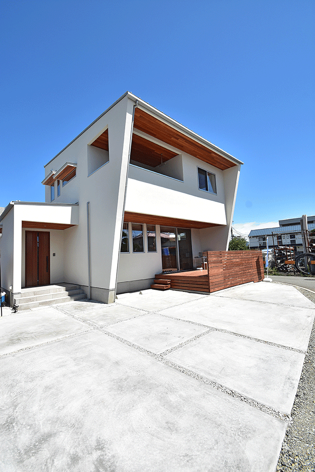 Techno Home Aizawa【デザイン住宅、趣味、インテリア】敷地の形状を生かした無駄の無いデザイン