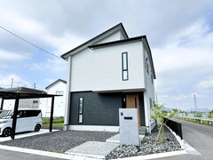 洗練されたシンプルモダン住宅