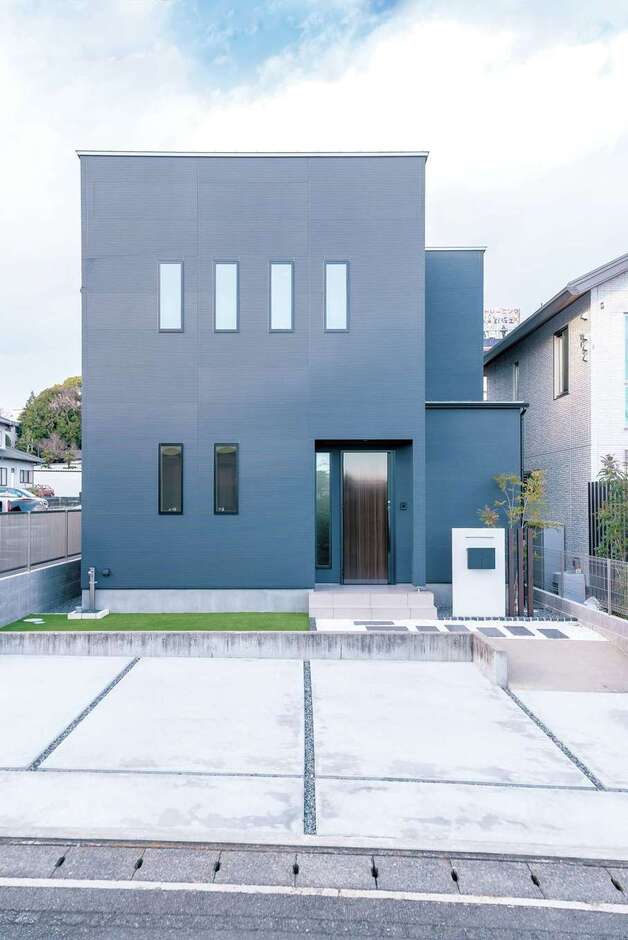 閉じた外観からは想像できない開放的な暮らしを実現