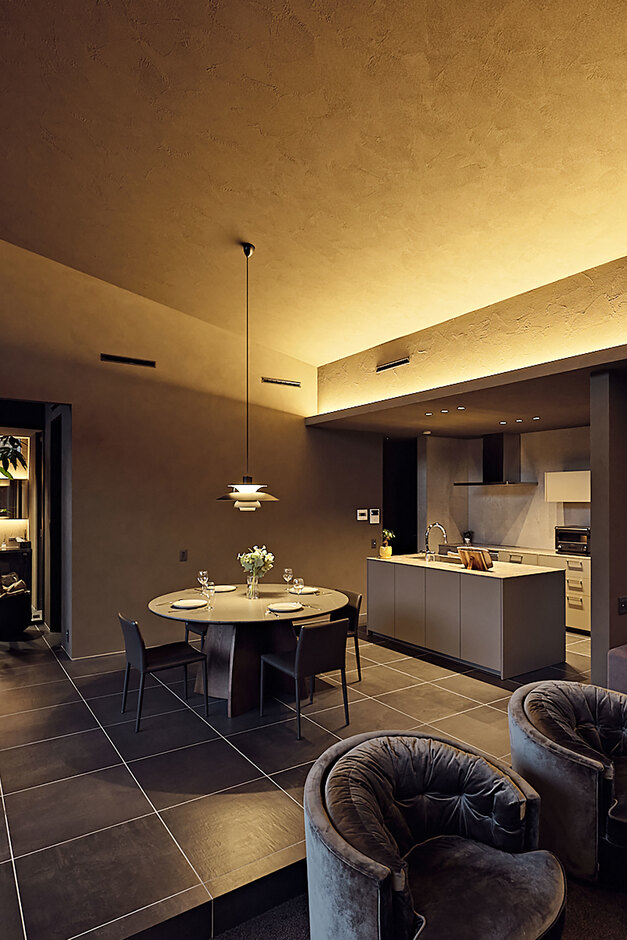 平屋建築ブルーハウス 上質な空間と2つのサウナが心を潤すリゾートな平屋 画像18