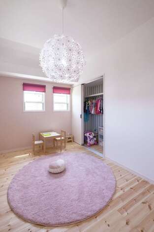 子ども部屋は、将来を見越してもう１部屋を隣に用意