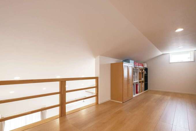 リビング上部のロフトスペースはご主人こだわりの空間