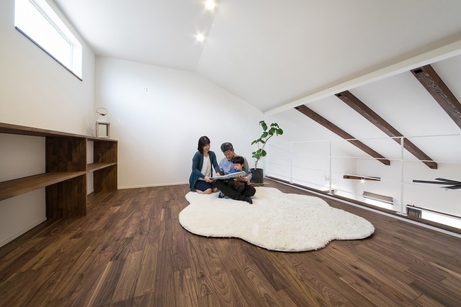 小幡建設【夫婦で暮らす、間取り、平屋】ご主人の趣味部屋やお孫さんが遊びに来た時の遊び場としてユーティリティーに使えるロフトスペース