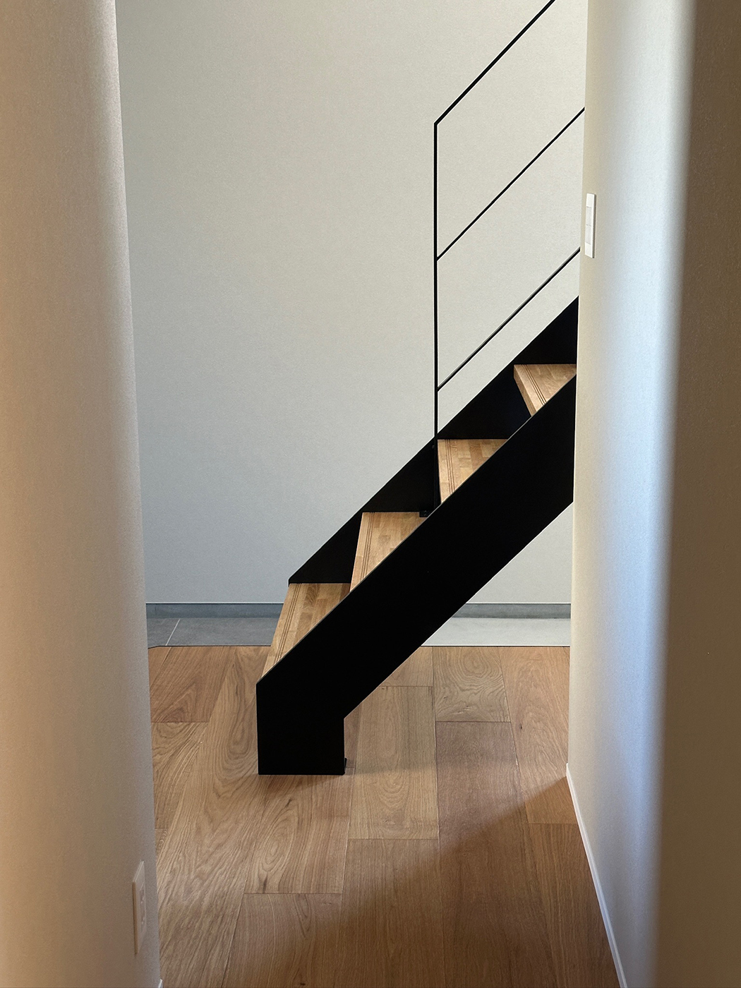 BASE.trip【デザイン住宅、間取り、インテリア】オブジェのように美しい階段のデザイン