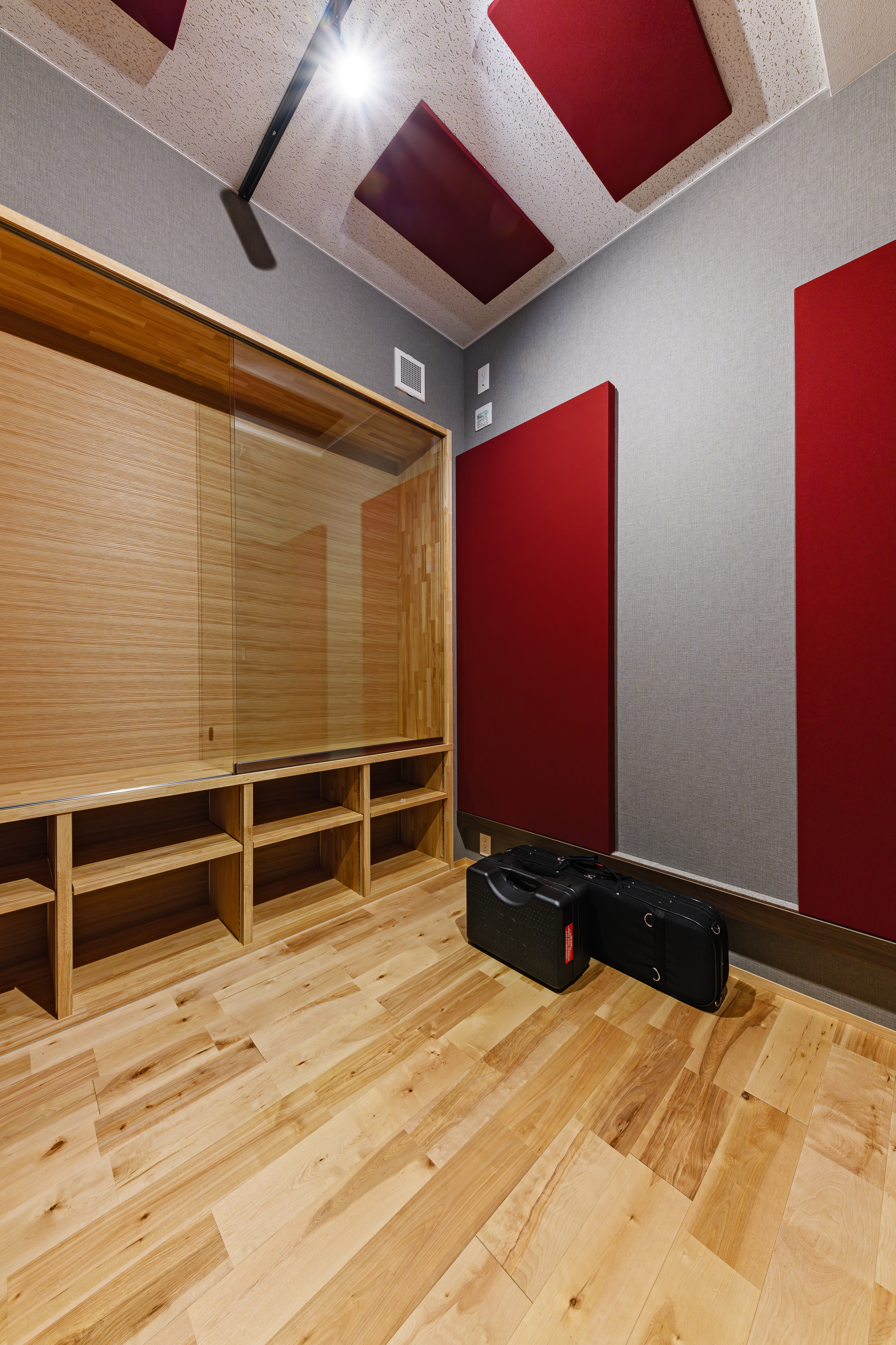 エムズアソシエイツ｜こだわりの本格仕様の防音室。