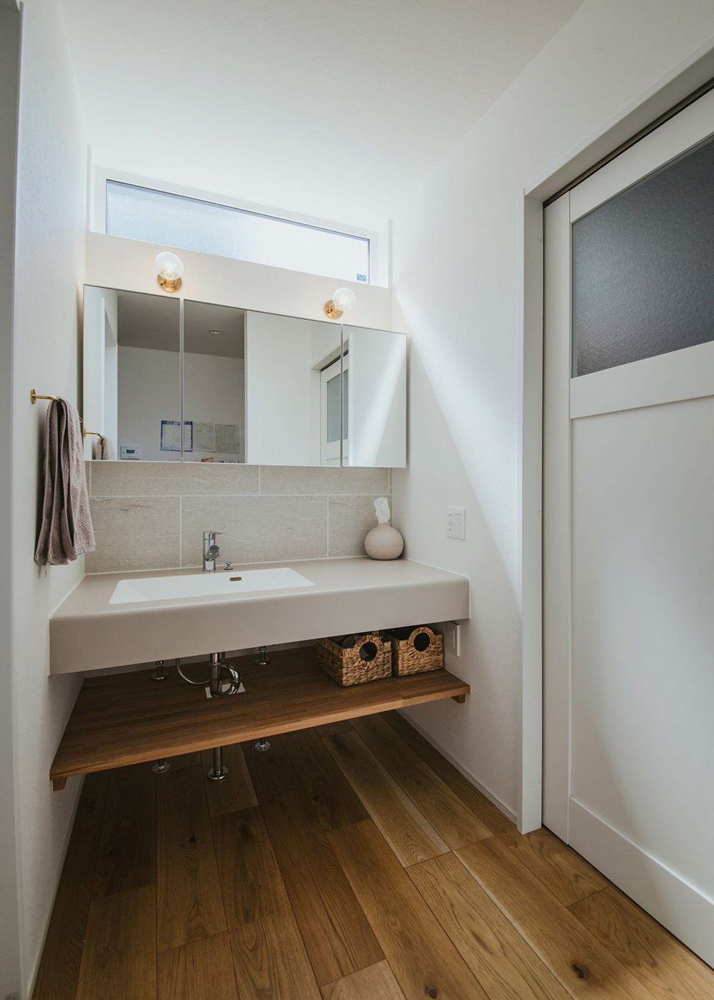 ainoa.life くらはし建築【子育て、収納力、間取り】こだわりの造作洗面。タイルがおしゃれ