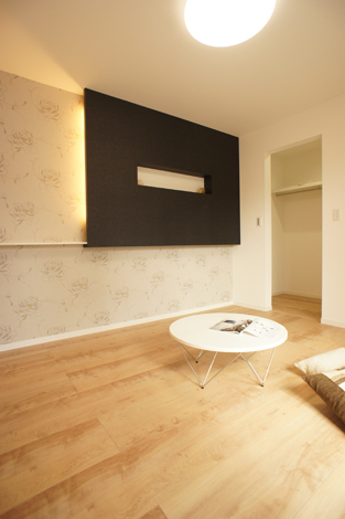 小野田産業～designers house project～【1000万円台、デザイン住宅、間取り】主寝室は間接照明を採用し、シックでモダンな空間に仕上がった