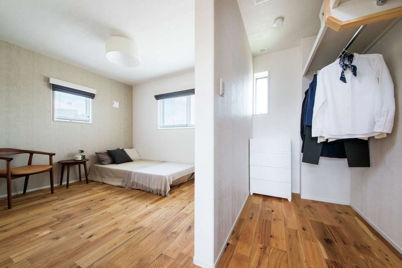 アンシンハウズ【豊田市高丘新町上平地116-6・モデルハウス】室内干し空間から主寝室のウォークインクローゼットまでワンアクションで行けてラクラク